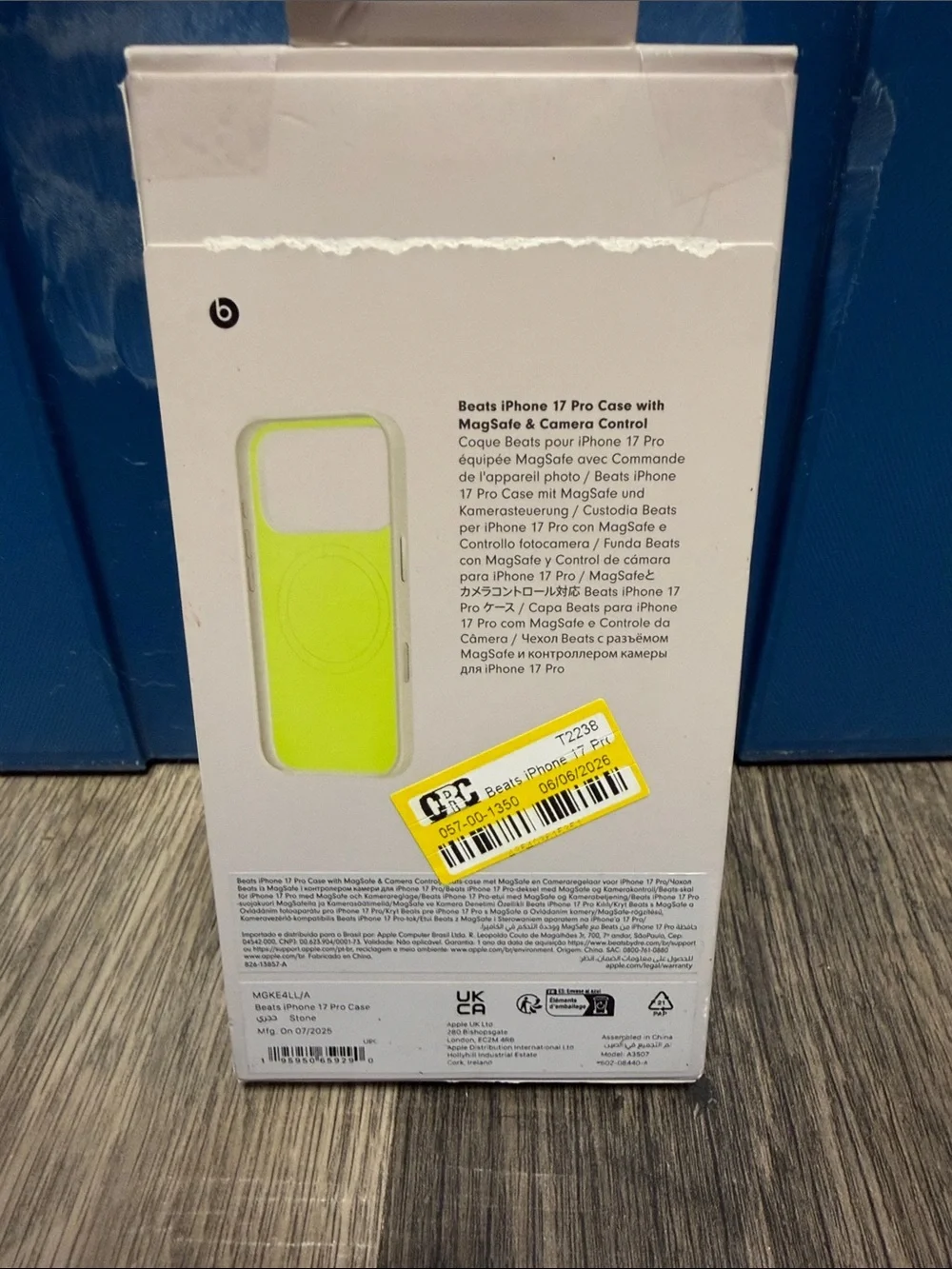 iPhone 17 Pro MagSafe Case in Light Beige